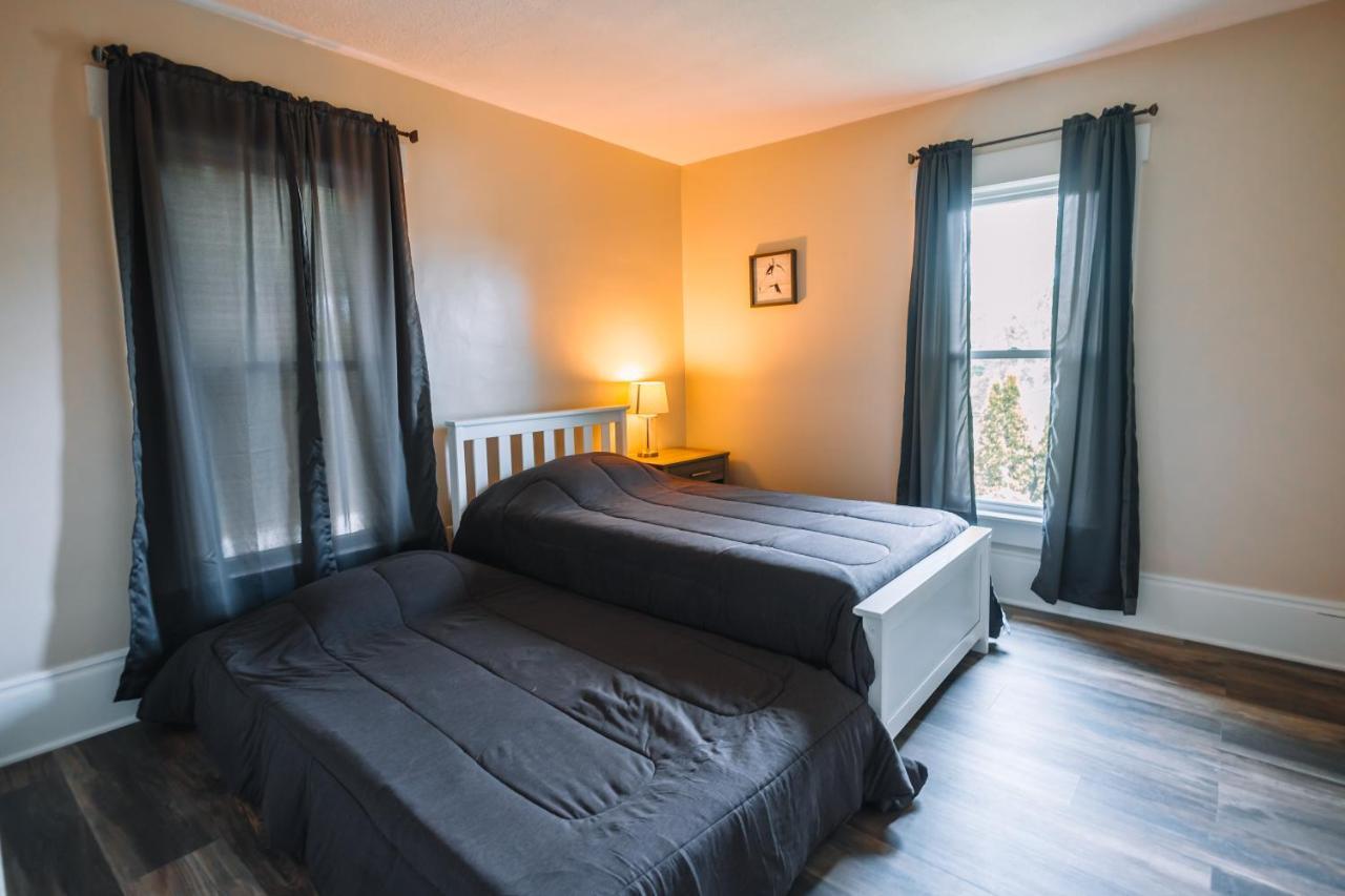 Downtown Escape Great For Large Families & Groups Villa Sugarcreek Exteriör bild