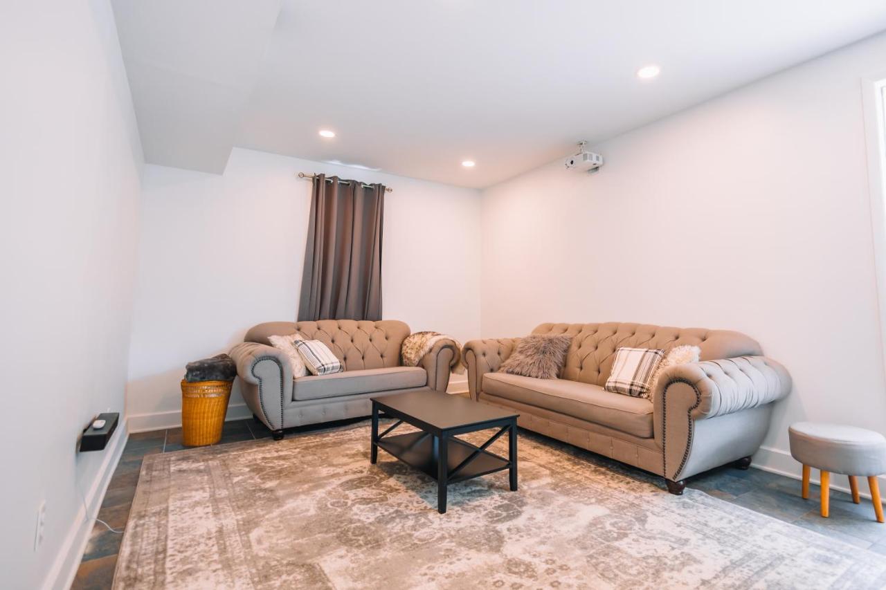 Downtown Escape Great For Large Families & Groups Villa Sugarcreek Exteriör bild