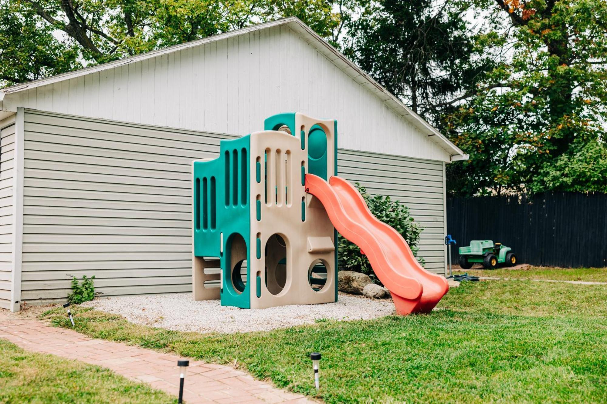 Downtown Escape Great For Large Families & Groups Villa Sugarcreek Exteriör bild