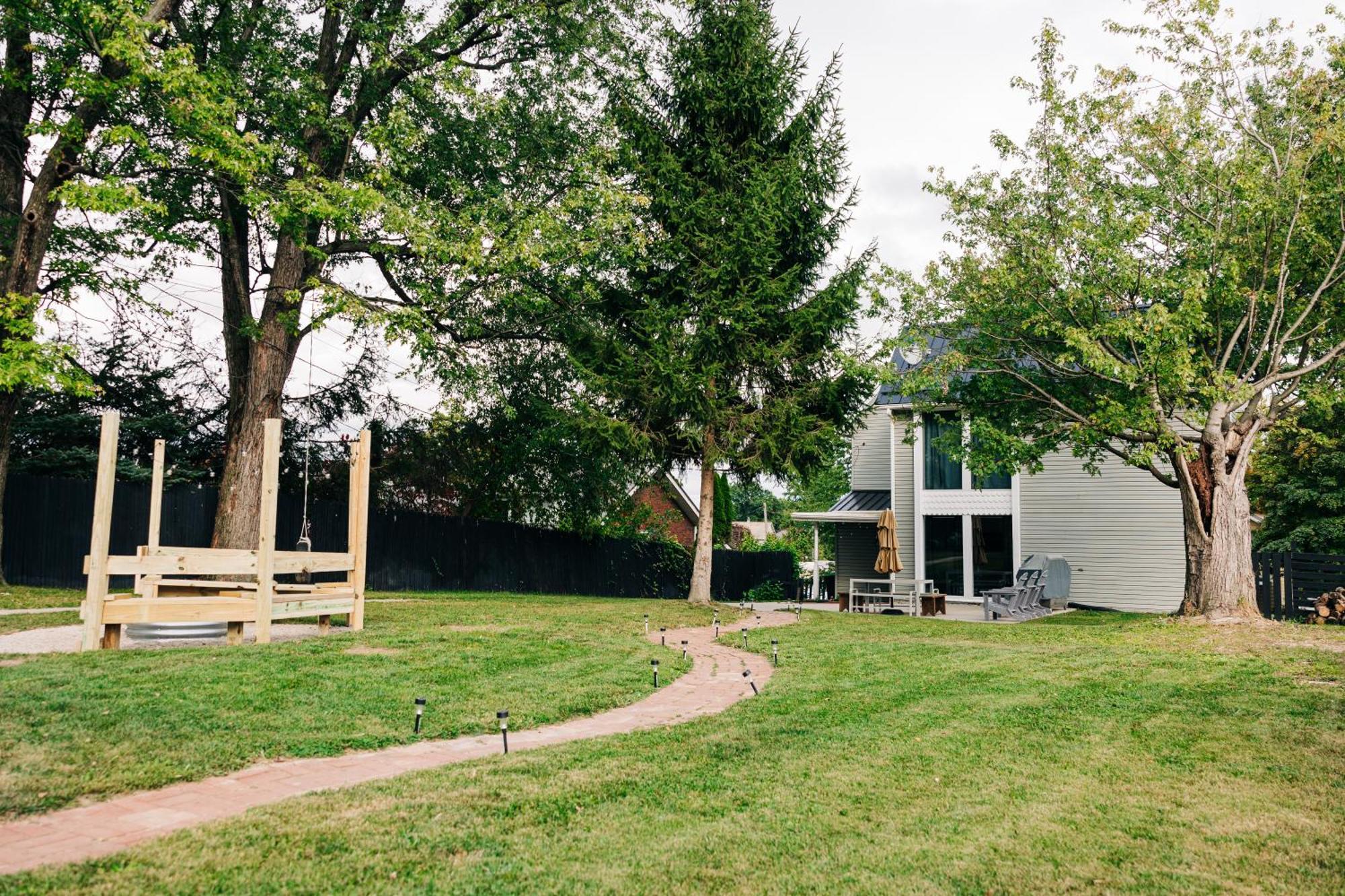Downtown Escape Great For Large Families & Groups Villa Sugarcreek Exteriör bild