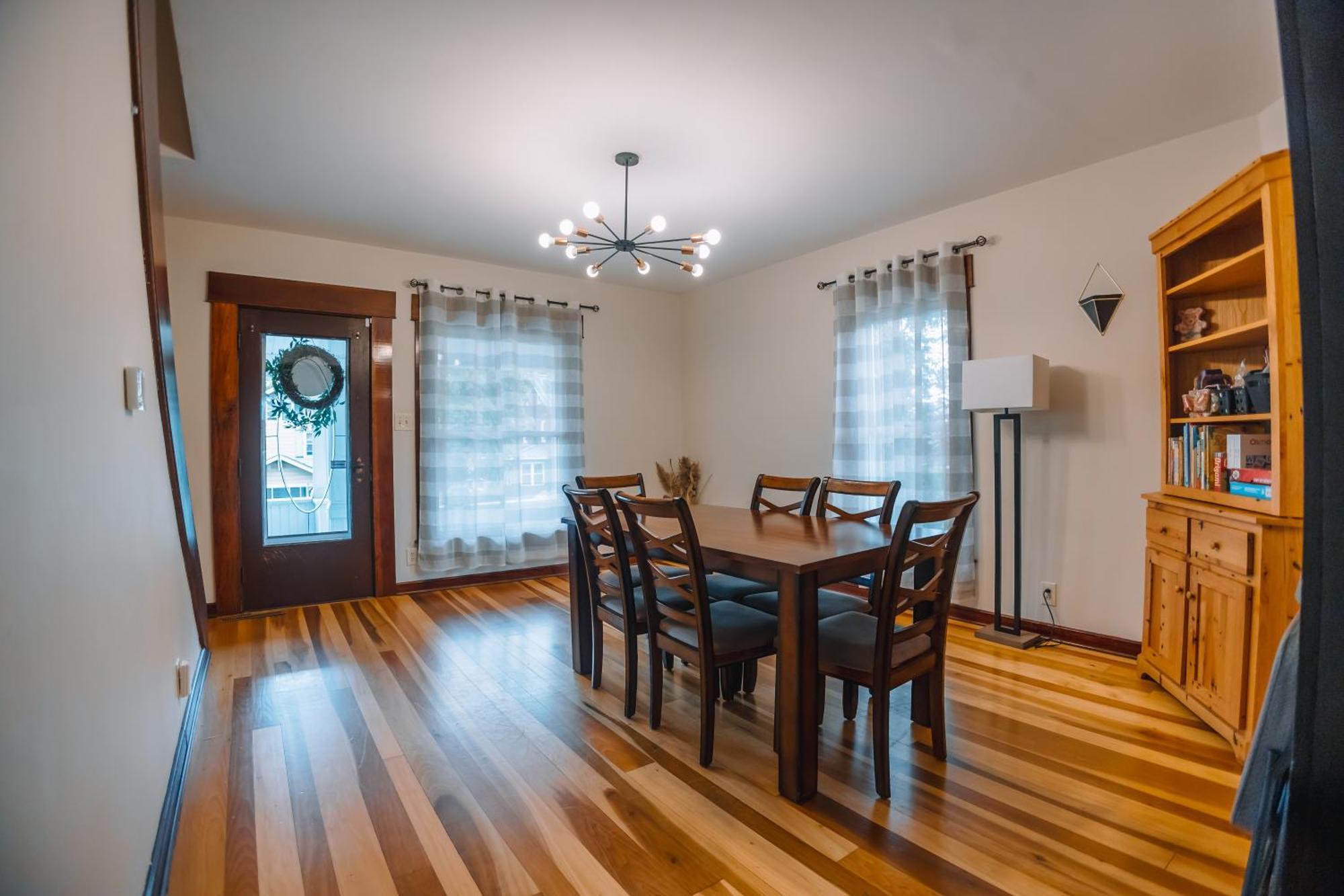 Downtown Escape Great For Large Families & Groups Villa Sugarcreek Exteriör bild